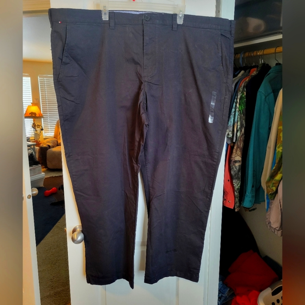 Mens Tommy Hilfiger Size 52x30 NWT  THFLEX Pants. Classic Fit Stretch.